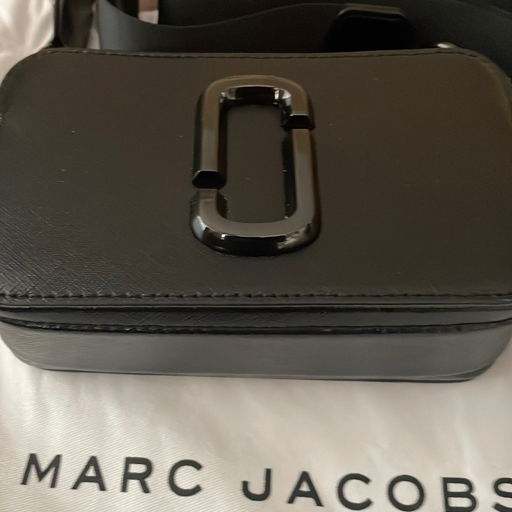 Marc Jacobs black camera bag